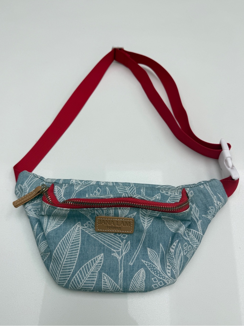 New Jana Lam Hawaii Fanny Pack - Blue Leaf Print - Picture 2 of 11